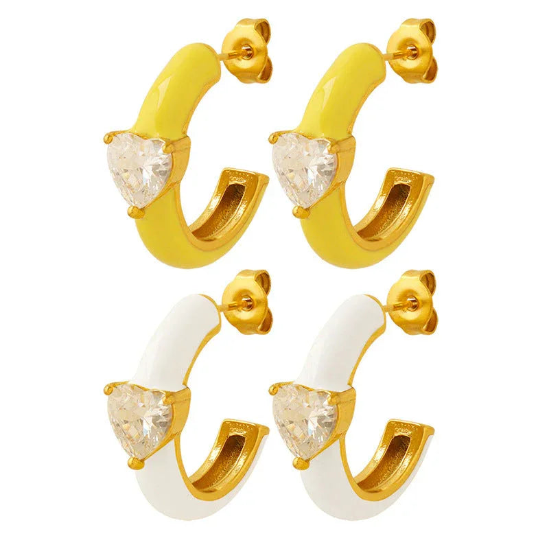 Exquisite Dazzling – 18K Gold C-Shaped Earrings with Heart-Shaped Zircon