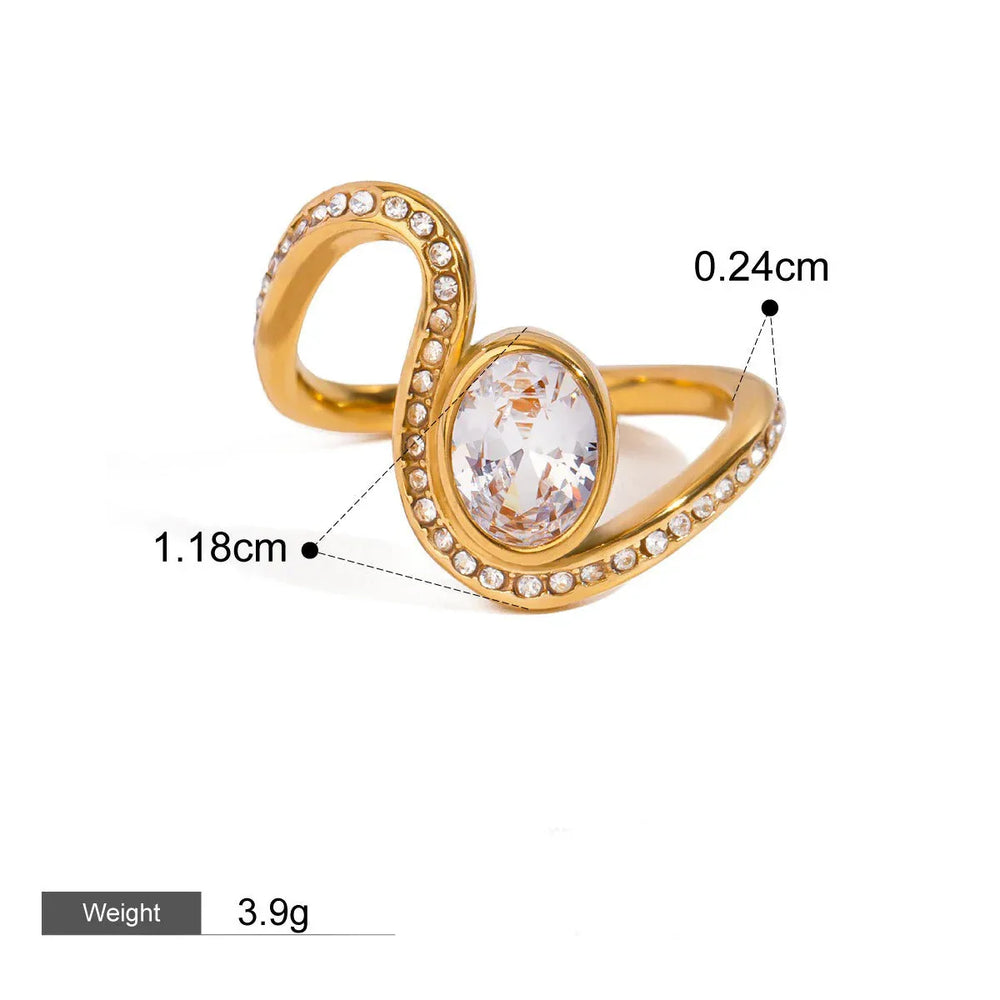 Structured Radiance – 18K Gold Geometric Gemstone  Ring