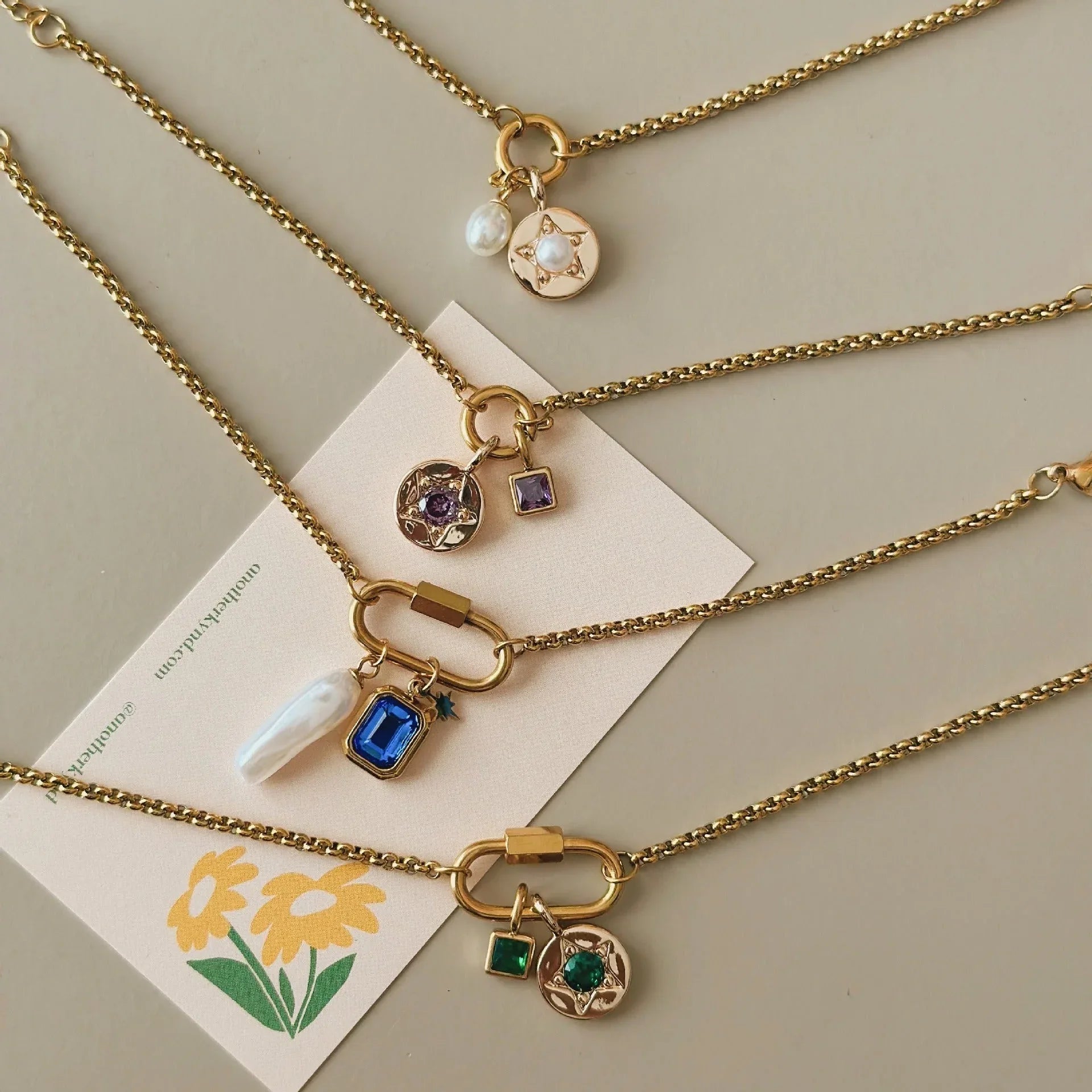 Celestial Bloom – 18K Gold Oval Star Gemstone Necklace