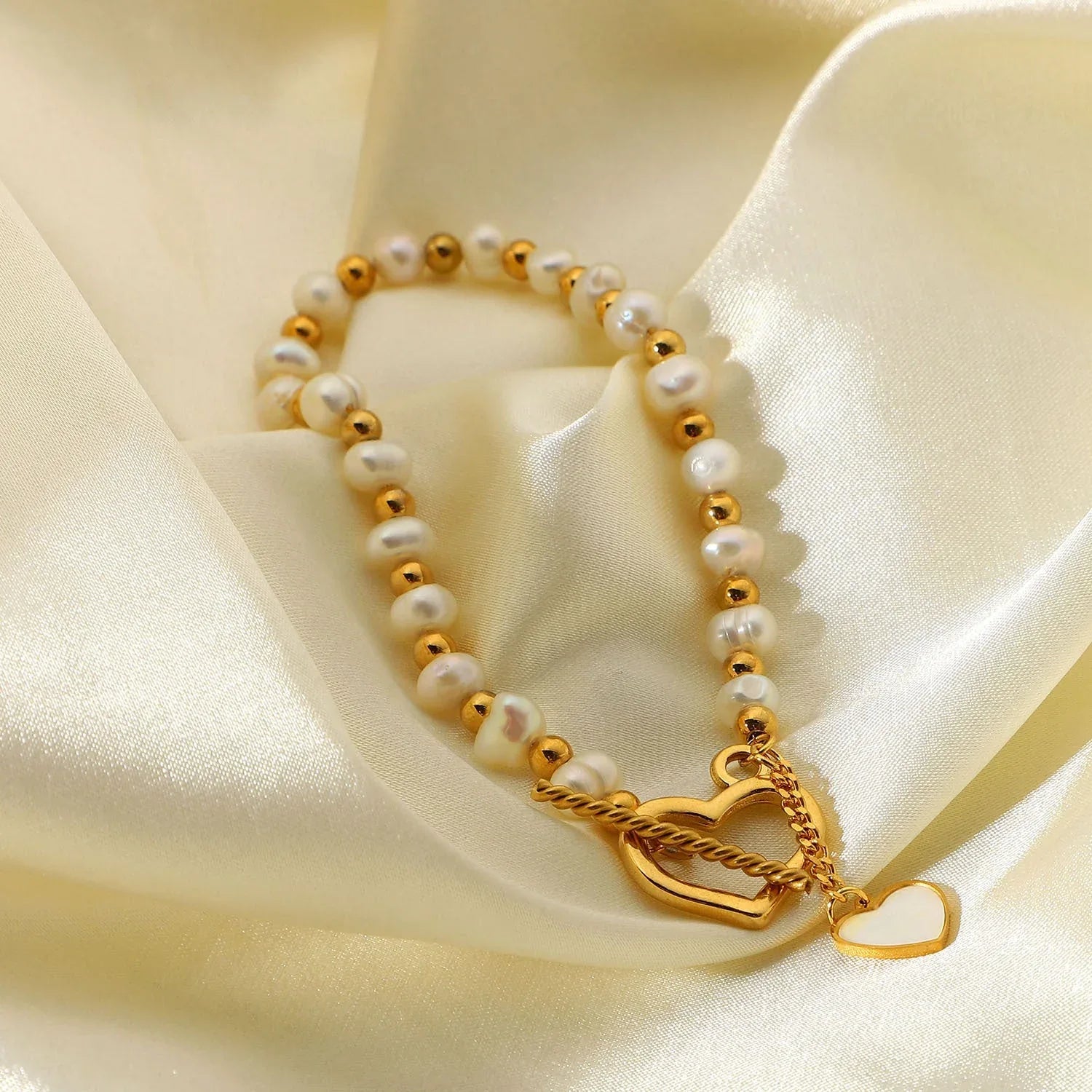 Lustre Link – 18K Gold Pearl Heart Bracelet with OT Clasp