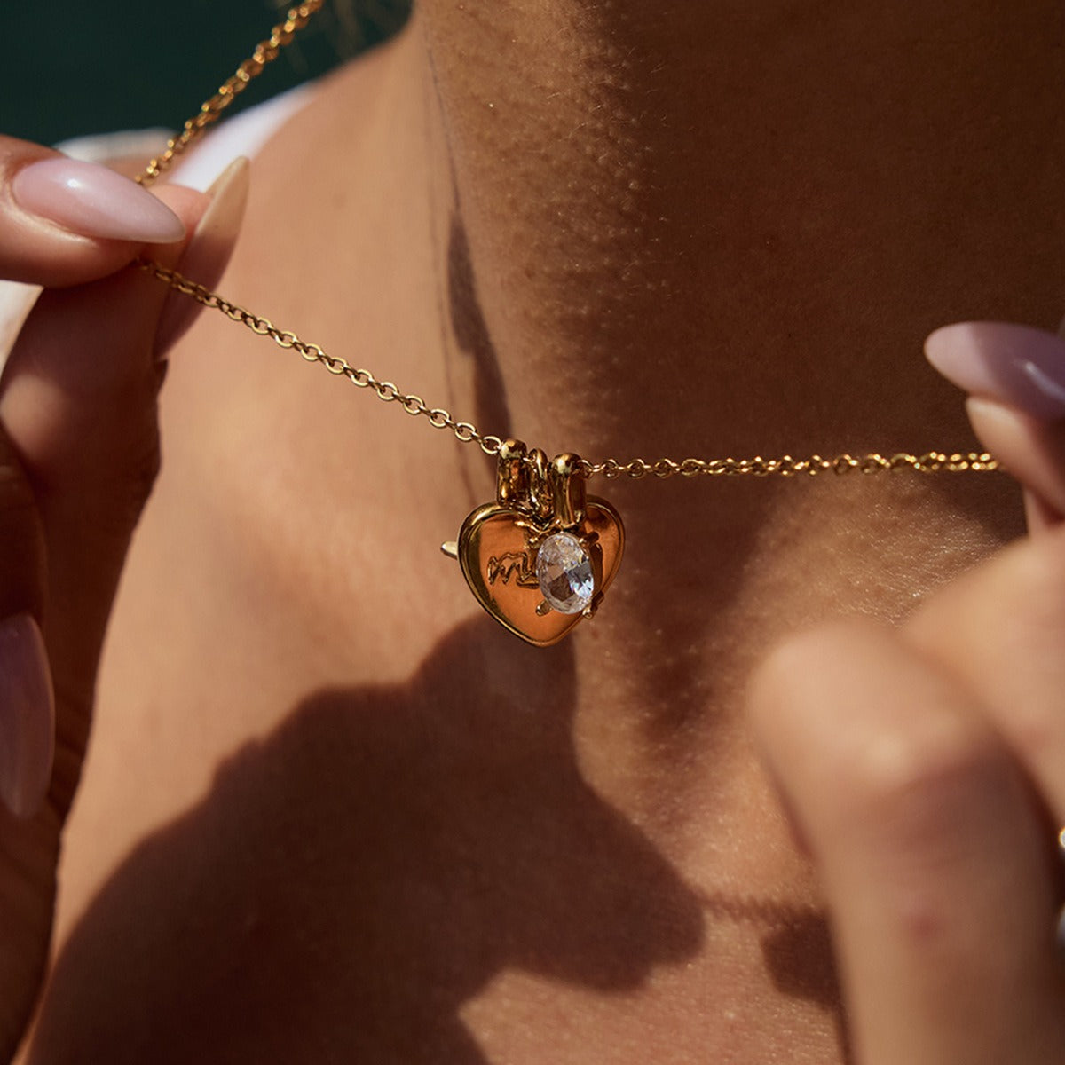 18K gold MOM heart pendant necklace with gemstone accent