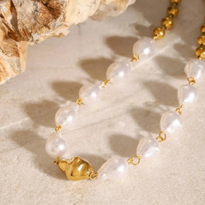 Pear Glow – Minimalist 18K Gold Beaded Necklace