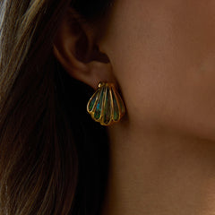 18K gold shell-shaped earrings with delicate textures