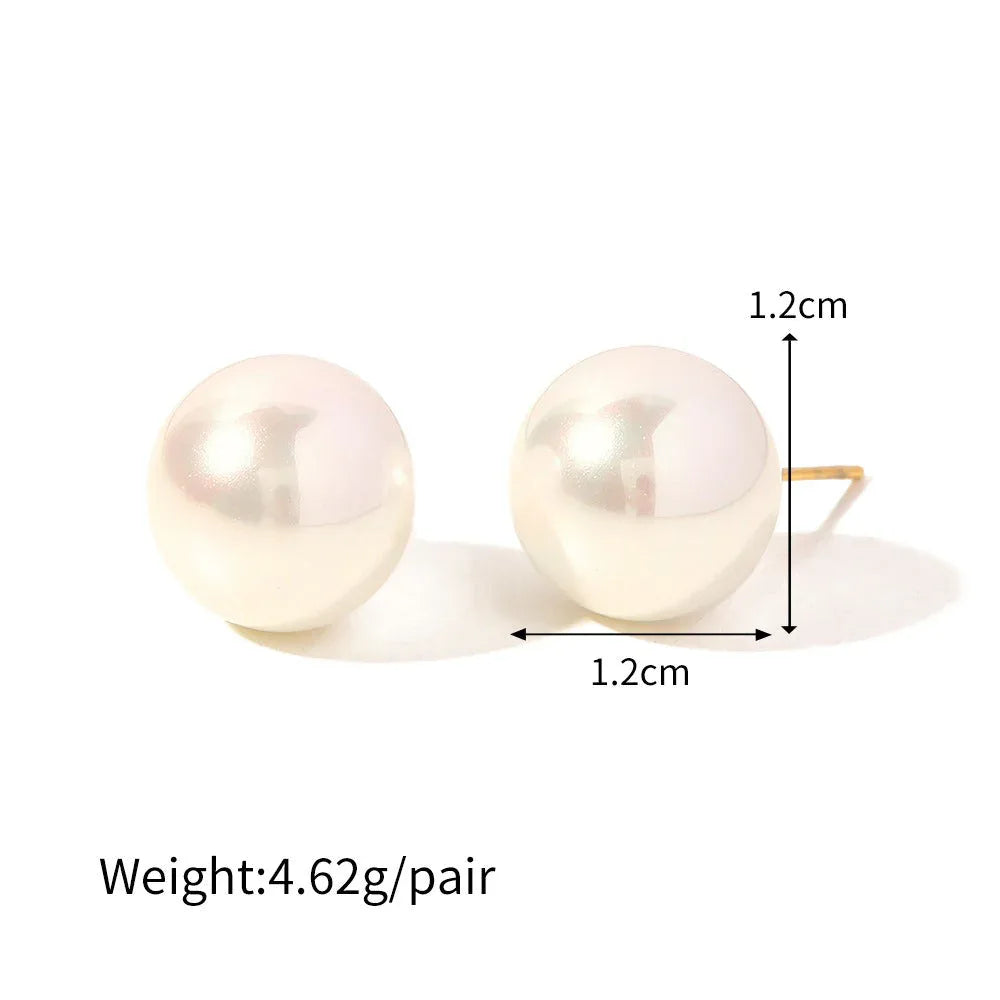 Modern Muse – 18K Gold Geometric Earrings with Inlaid Pearl