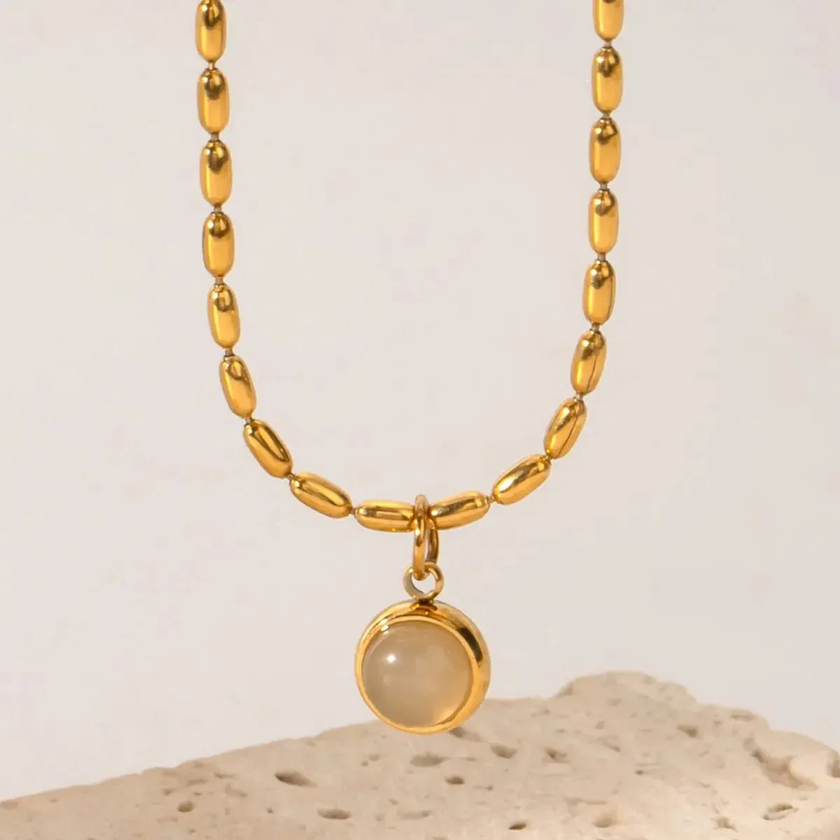 Retro-Inspired 18K Gold Gemstone Pendant Necklace