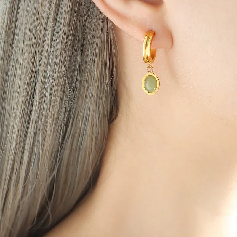 Noble Light Luxury – 18K Gold Gem Earrings