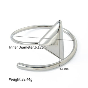 Golden Axis – 18K Gold Triangle Coil Design High-End Bracelet