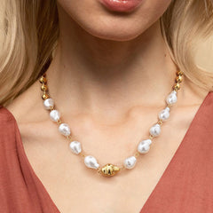 Pear Glow – Minimalist 18K Gold Beaded Necklace