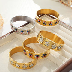 Floral Grace Bracelet – 18K Gold Flower Design with Diamond Inlays