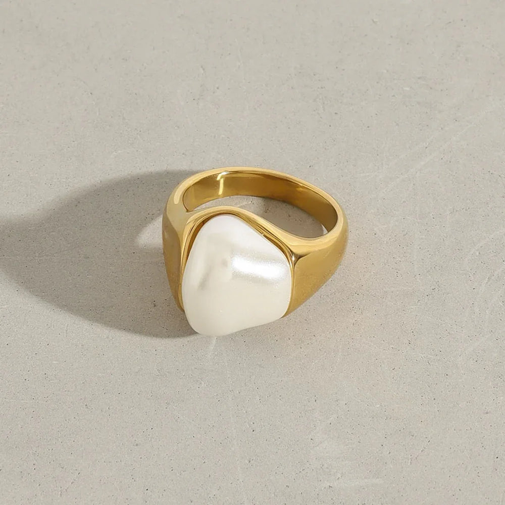 Elegant irregular pearl gold ring for women