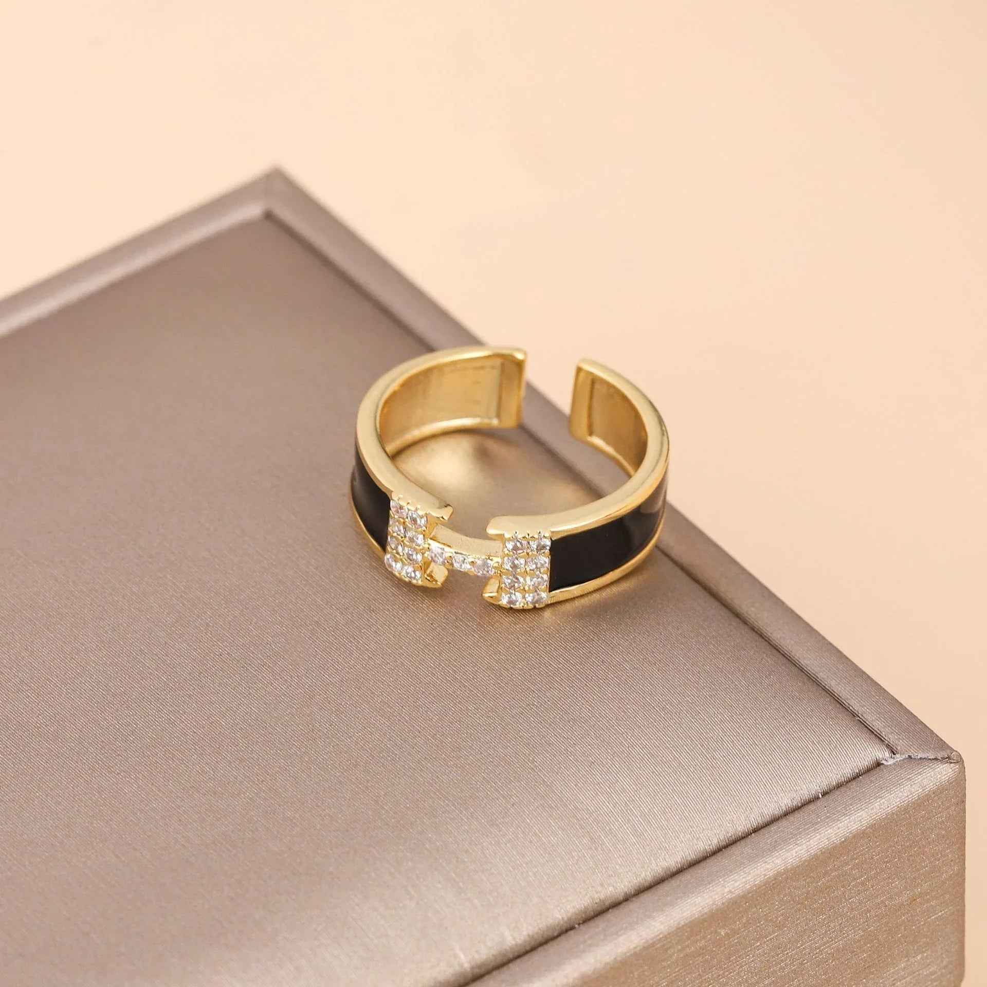 Heritage Shine H Letter Drip Oil Ring - Stylish Open Ring Design