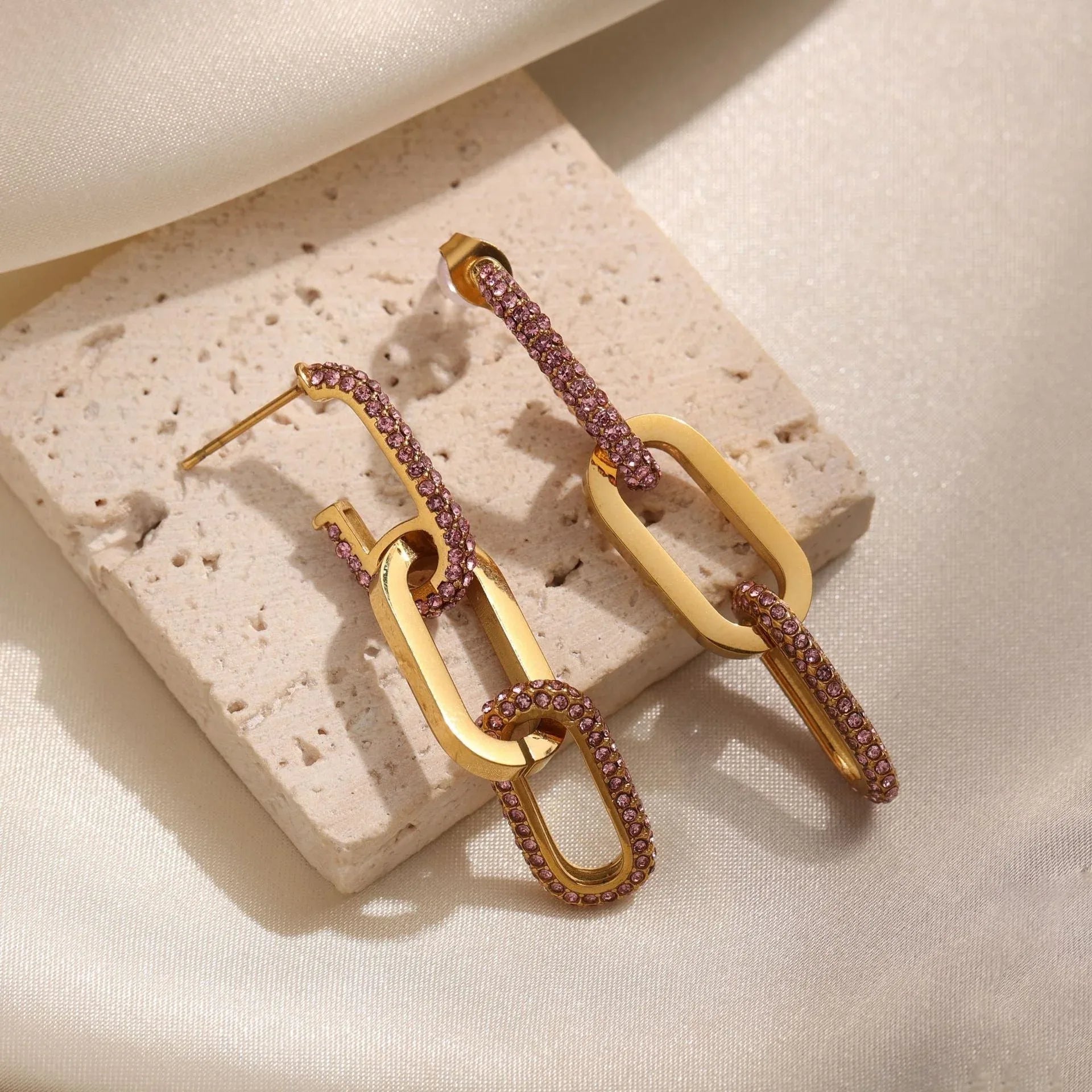 Exquisite Dazzling – 18K Gold Oval with U-Shaped Diamond Earrings