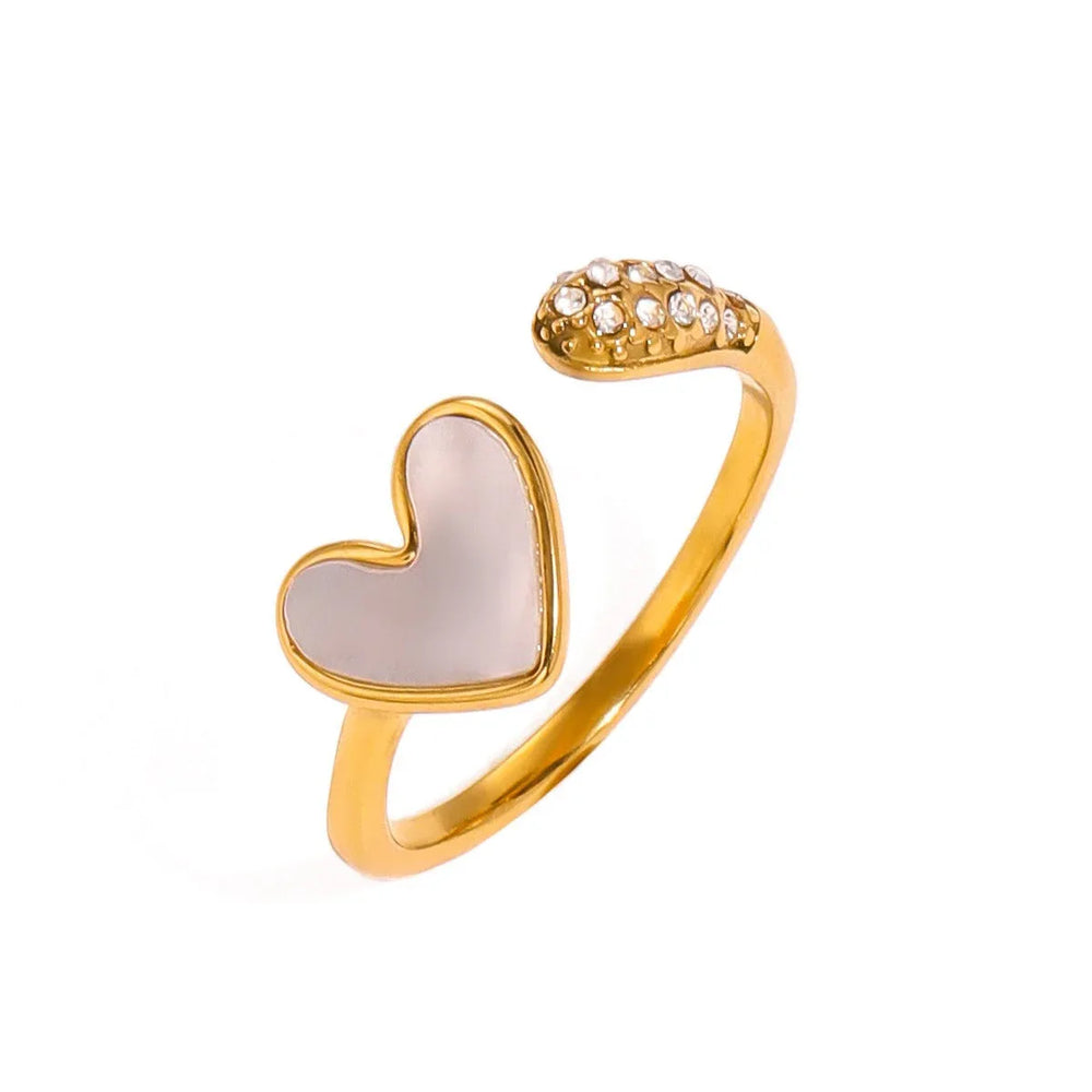 Romantic Gleam – 18K Gold Heart-Shaped Inlaid Gemstone Ring