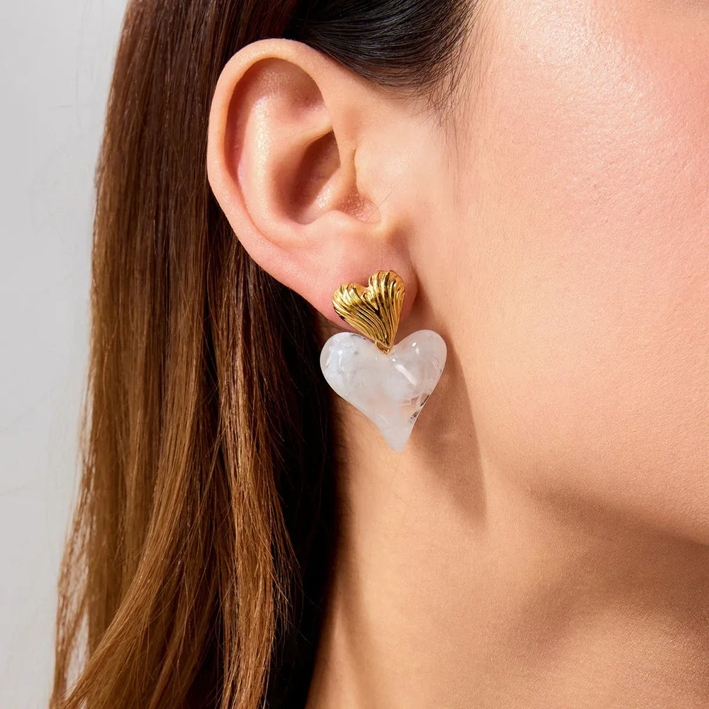 18K gold heart-shaped earrings in light luxury minimalist design