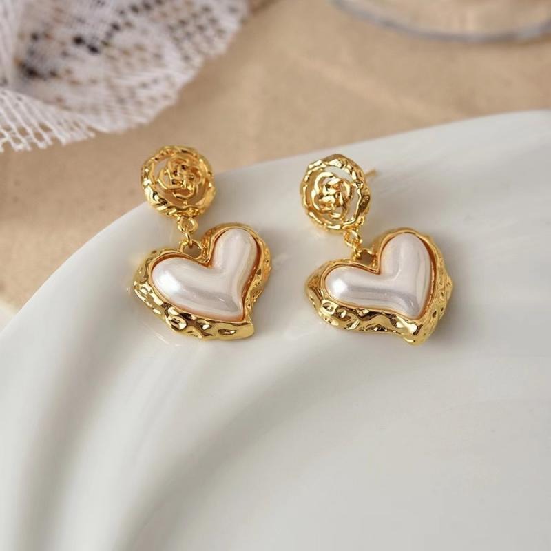 Amour Bloom Earrings – 18K Gold Heart & Flower with Pearl Inlay
