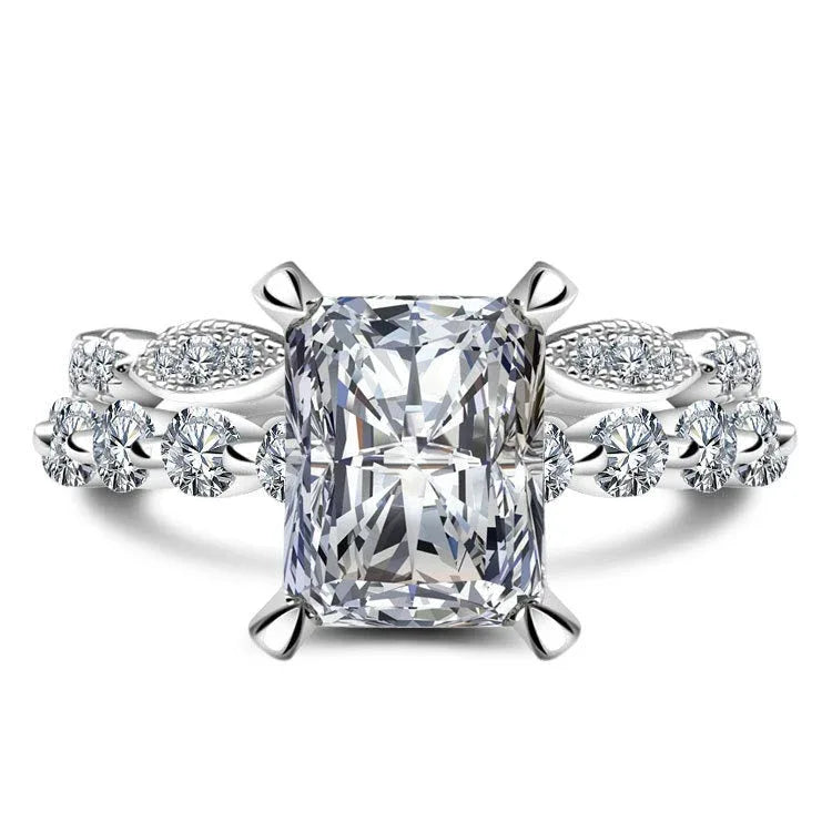 Eternal Brilliance – Diamond-Studded Luxury Ring