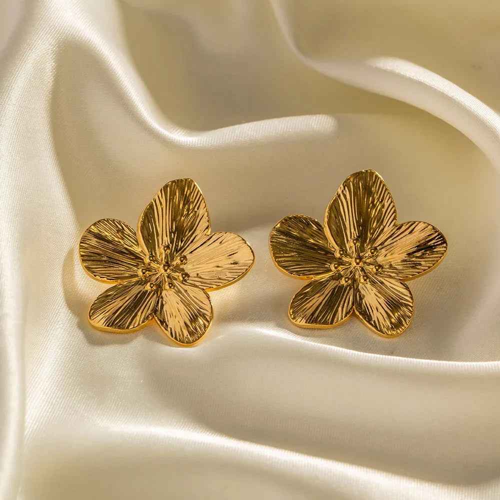 Rosaria Vintage Floral Earrings - 18K Gold Retro Palace Design