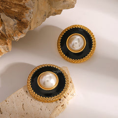 Luna Frame Earrings – 18K Gold with Round Pearl and Textured Edge