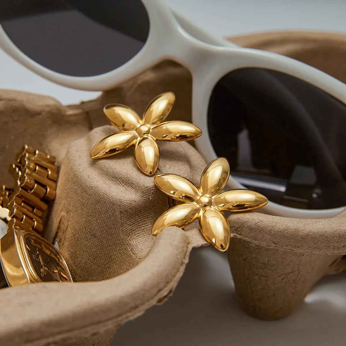 Five-Leaf Flower Design 18K Gold Flower Earrings - Light Luxury Noble Jewelry