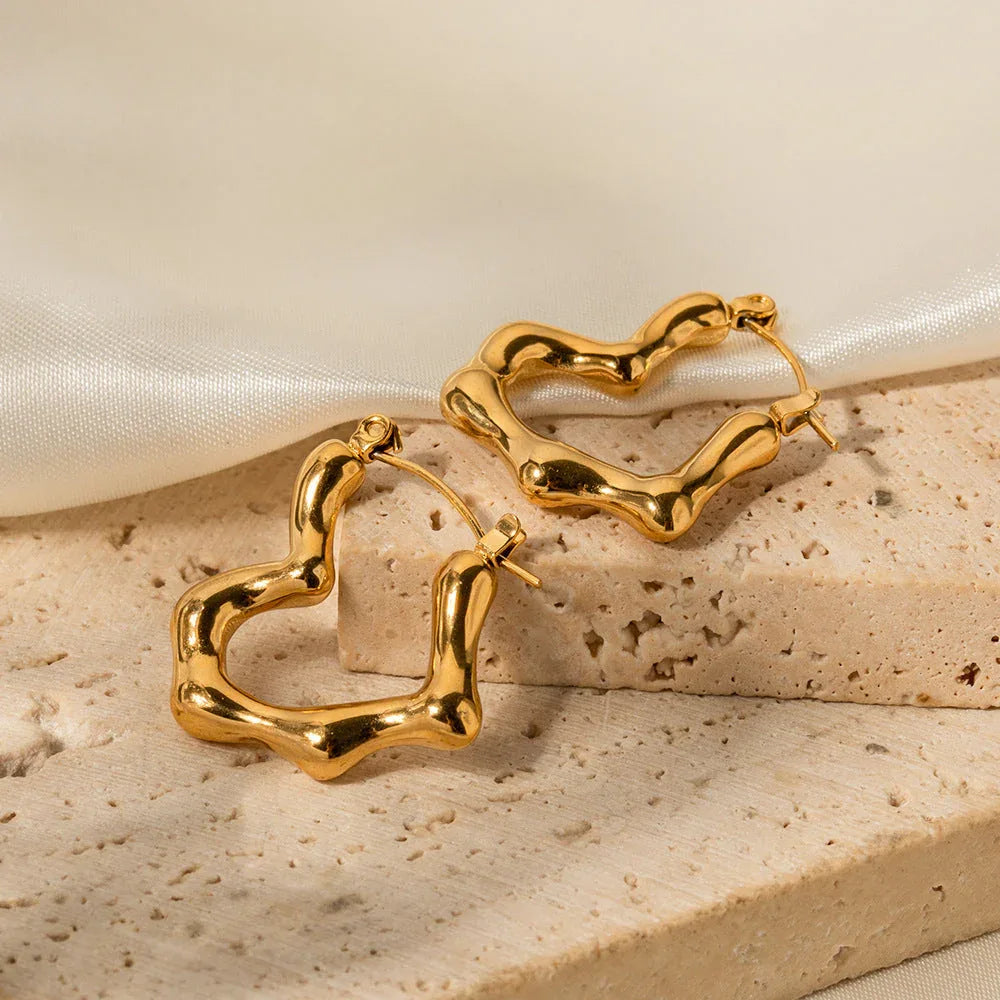 Noble Simplicity – 18K Gold Bamboo Heart Design Earrings