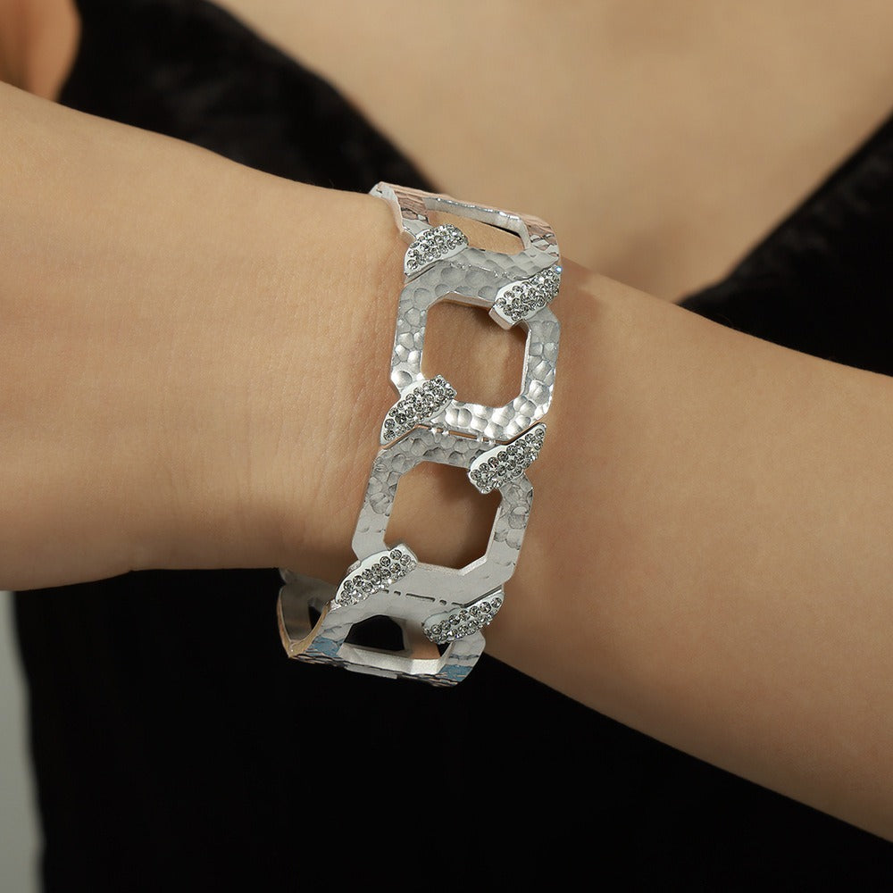 Urban Glow Bracelet – 18K Gold Geometric C-Shape with Zircon Stones