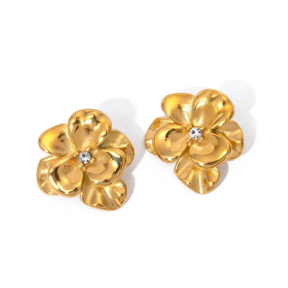 Fleur Éclat – 18K Gold Floral Diamond-Studded Earrings