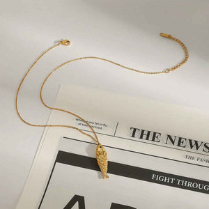 Fish Necklace – 18K Gold Pearl Inlaid Elegant Fashion Design