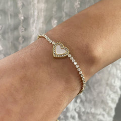 Smooth heart-shaped pendant with VVS1+ diamonds on Endless Love luxury bracelet