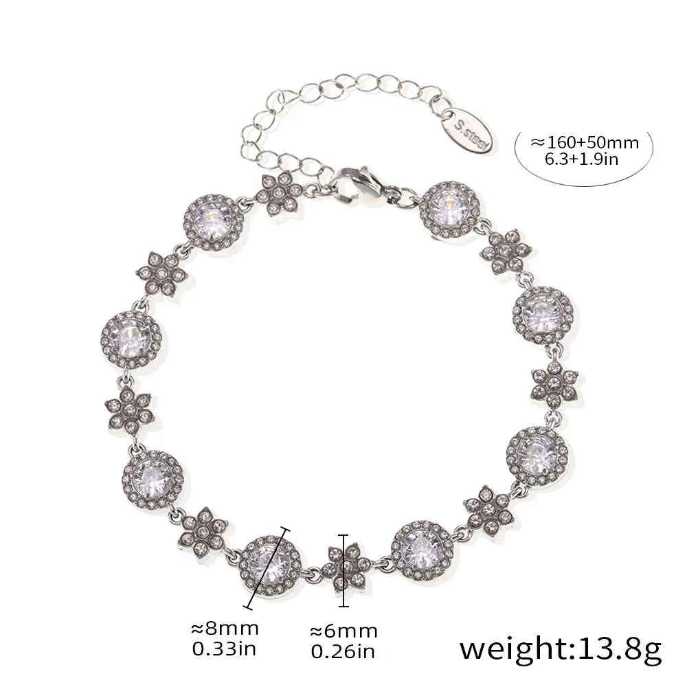 Six-Leaf Flower Bracelet – 18K Gold Circle Design with Zircon Accents