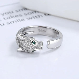 Regal Wild – Panther Head Inlaid Diamond Exquisite Noble Ring