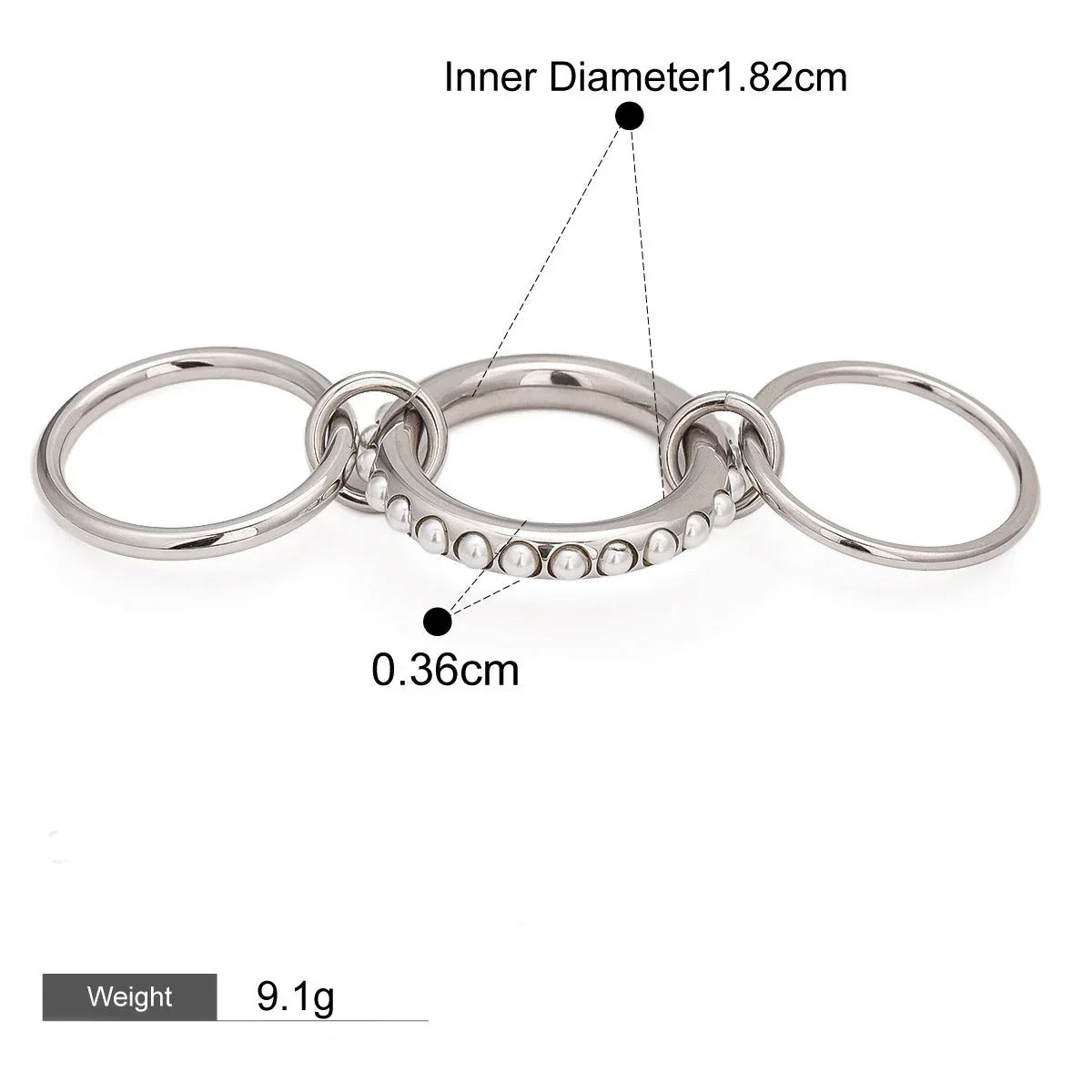 Elegance Intertwined – 18K Gold Three-Ring Interlocking Pearl Ring