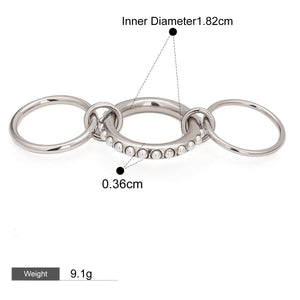 Elegance Intertwined – 18K Gold Three-Ring Interlocking Pearl Ring