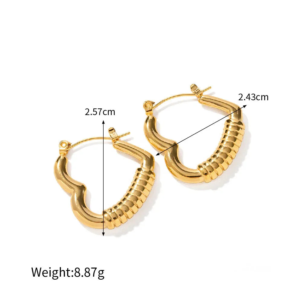 Exquisite Fashion – 18K Gold Heart Bread Design Earrings