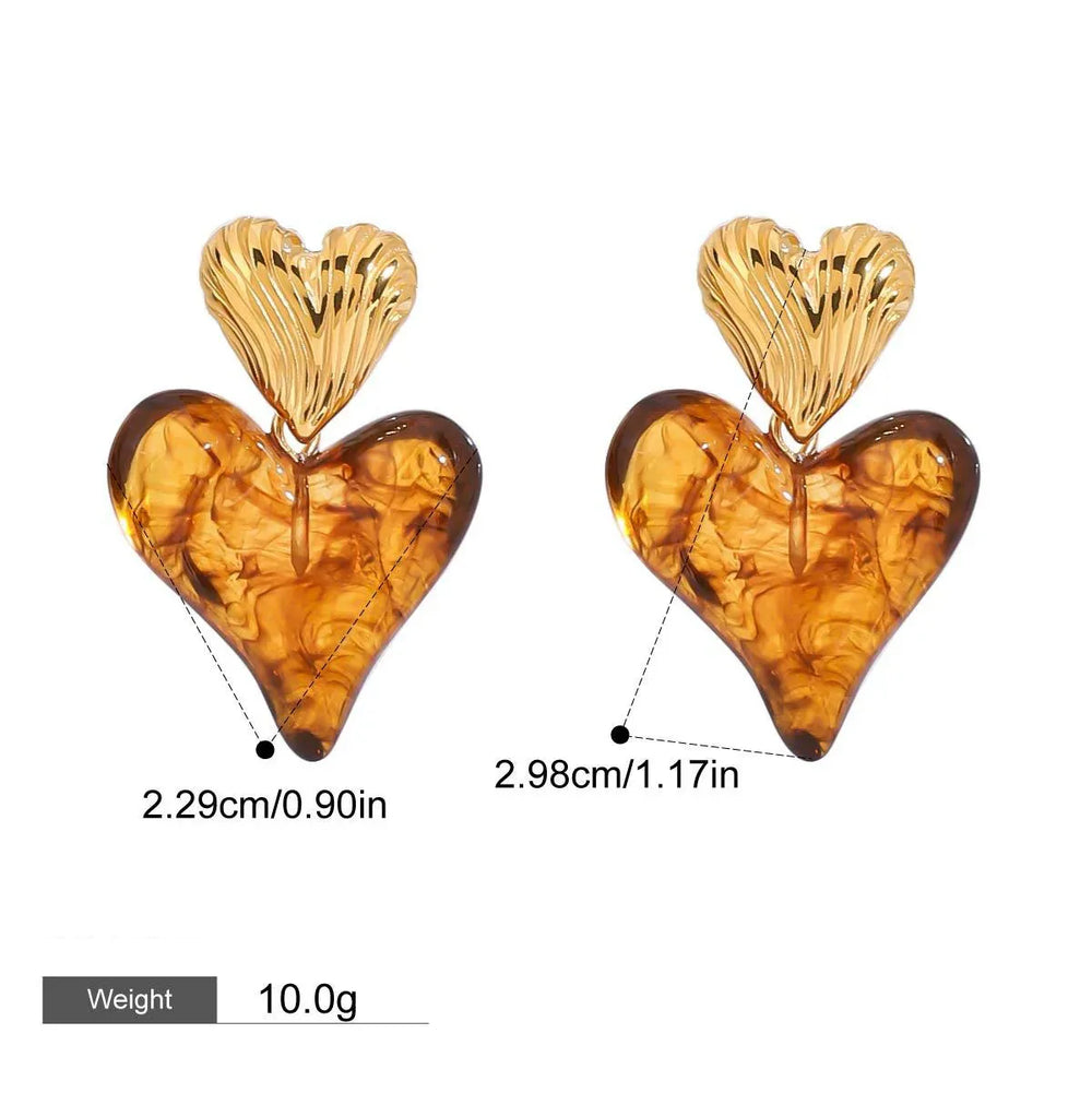 Light luxury heart design earrings in gold with noble feminine style