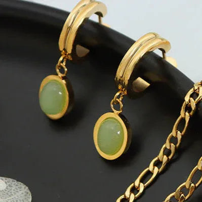 Noble Light Luxury – 18K Gold Gem Earrings